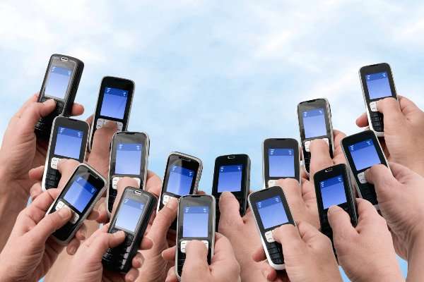 راه اندازی ۱۲۸ سایت تلفن همراه در کردستان