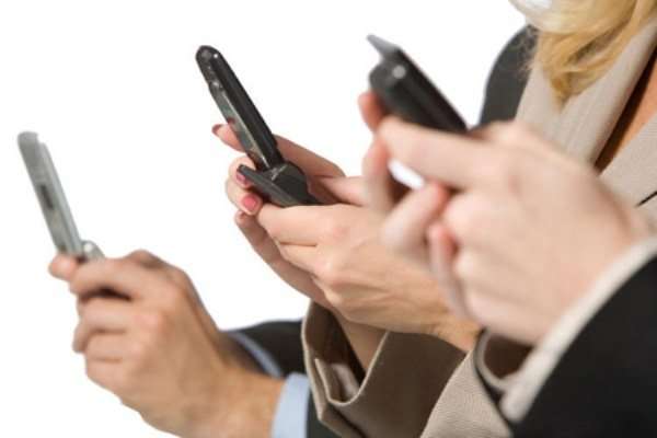 استفاده بیش از ۵ میلیون خط تلفن همراه در استان اصفهان