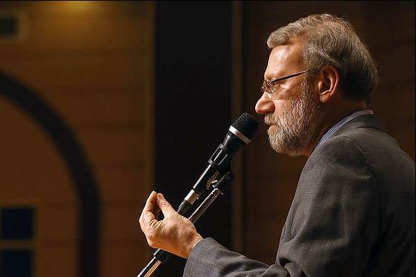 لاریجانی: ایران مذاکرات را با چارچوب‌های رهبری قبول دارد
