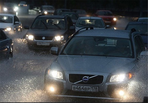 بارش شدید باران، مسکو را غرق در آب کرد+عکس
