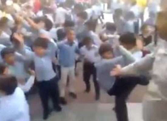مراسم رقص و پایکوبی در یکی از مدارس استان