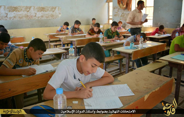 امتحانات نهایی داعش در مدرسه! +عکس