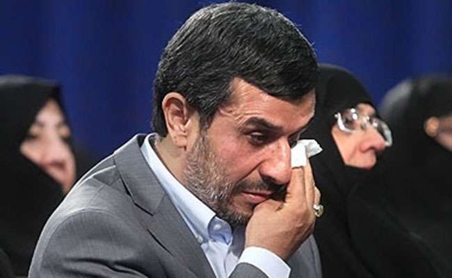 احمدی نژاد در یادبود همسر رحیمی+عکس