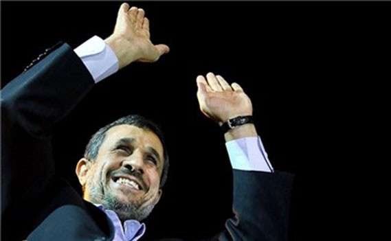 عکس کمتر دیده شده از جوانی احمدی نژاد
