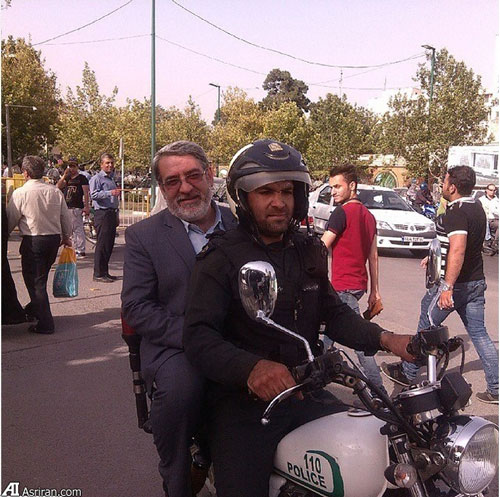 وزیر کشور ترک موتور سیکلت+عکس