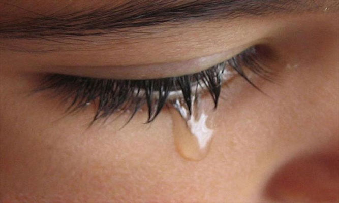 دلیل جاری شدن اشک از چشم چیست؟