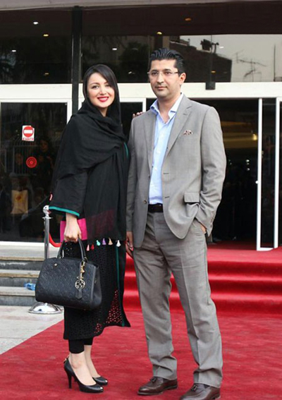شیلا خانم خداداد و همسر جان روی فرش قرمز جشن حافظ