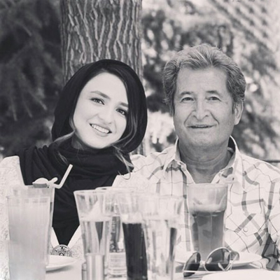 عکس زیبای گلاره خانم عباسی در کنار پدر عزیزش
