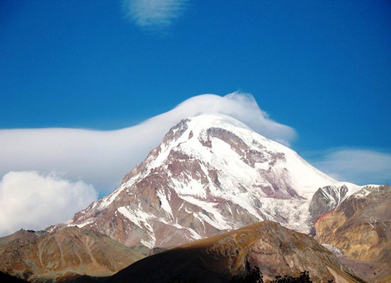 مزار کوهنورد عاشق در ارتفاع 3750 متری