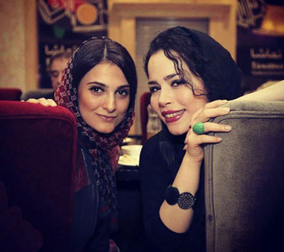 ملیکا شریفی نیا و آناهیتا دری در یک نشست هنری