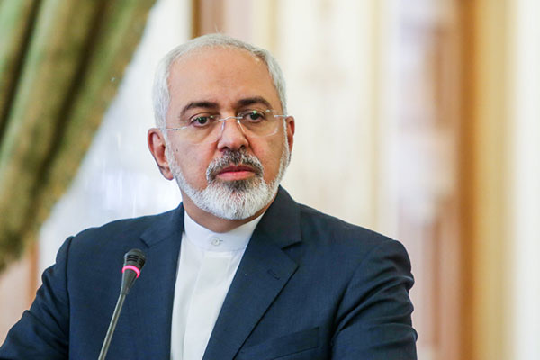 تأکید ظریف بر ارتقای روابط بین ایران و ایتالیا