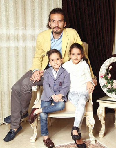 عکس آتلیه ای محمد نوری در کنار فرزندانش ستایش و سپهر