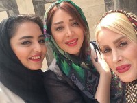 سلفی نرگس محمدی و سارا منجزی با گلشید بحرایی، گریمور کاربلد سینما و تلویزیون