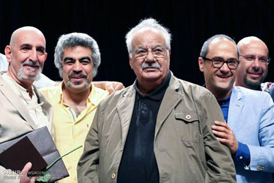 عکسی جذاب از ستاره ها در جوار ناصرخان ملک مطیعی در جشن تقدیر از پیشکسوتان تئاتر ایران