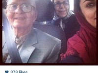 سلفی شیوا ابراهیمی در کنار پدر و مادر عزیزش در داخل ماشین