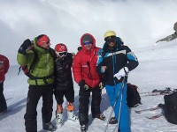 رضا گلزار و دوستان اروپایی اش در ارتفاعات آلپ در تدارک اسکی هستند