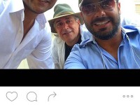 سلفی سام قریبیان با حسین یاریِ هنرمند و ایرج شهزادی کاردرست در پشت صحنه پروژه جدید «عالیجناب»