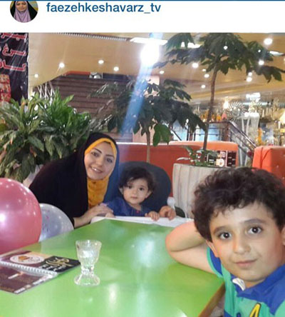 فائزه کشاورز مجری اخبار جوانه ها و اخبار ورزشی بانوان در کنار فرزندانش در یک رستوران