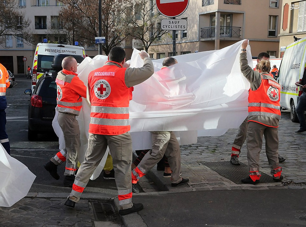 نحوه جابه‌جا کردن مظنونین بمب‌گذاری پاریس
