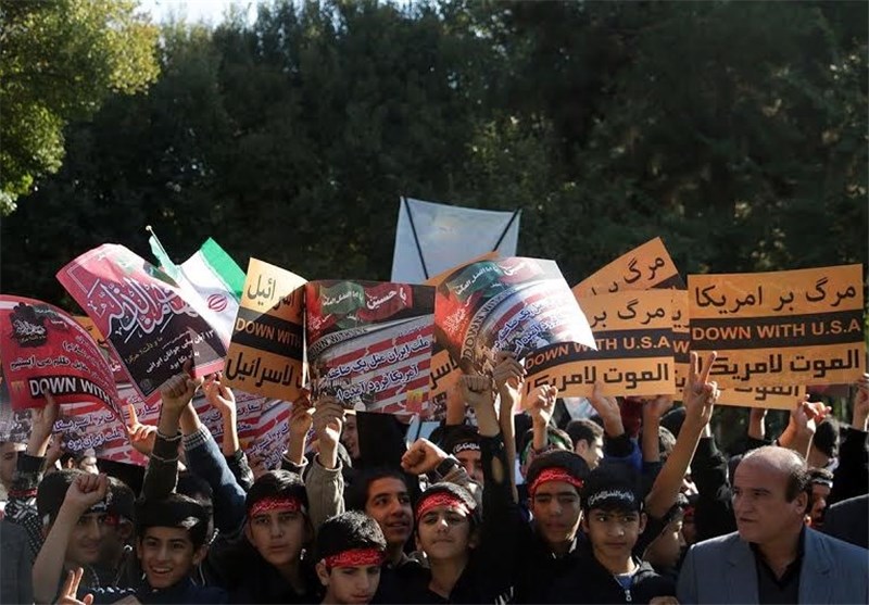 مراسم روز ملی مبارزه با استکبار در تهران و سراسر کشور آغاز شد.
