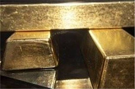 قیمت طلا در مسیر سقوط به ۱۰۰۰ دلار قرار دارد