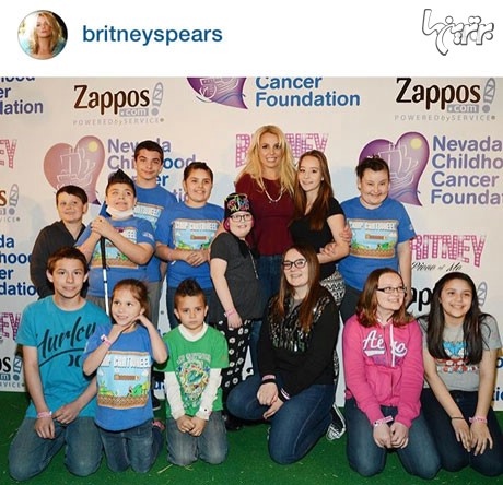 «بریتنی اسپیرز» با این عکس در کنار کودکان سرطانی از طرفداران خود خواسته است که هوای آنها را داشته باشند