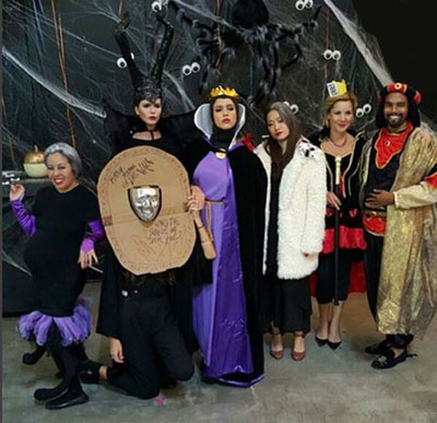 «جسیکا آلبا» در لباس ملکه بدجنس در روز هالووین. البته بدجنس بودن اصلا به چهره جسیکا آلبا نمی آید!
