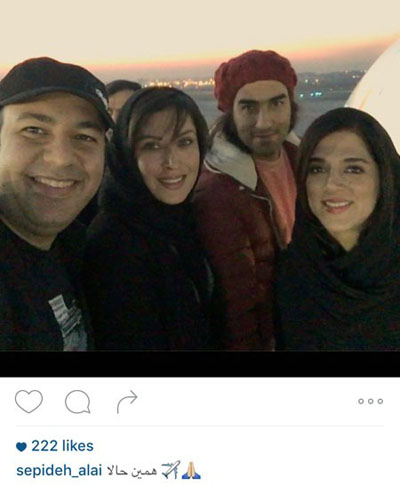 سپیده علایی، رضا یزدانی، مهتاب کرامتی و علی اوجی در فرودگاه مهرآباد در حال سوار شدن به هواپیما به سوی مقصد نامشخص هستند