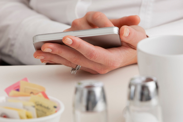 90 درصد کاربران در رستوران با گوشی خود تماس می‌گیرند