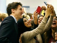 سلفی نخست وزیر کانادا با پناهجویان