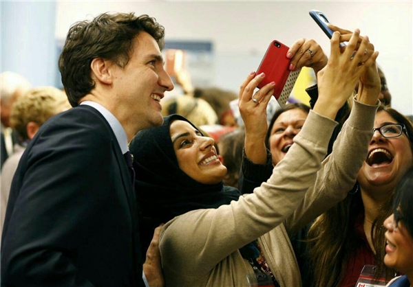 سلفی نخست وزیر کانادا با پناهجویان