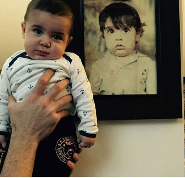 شهرام محمودی پسرش را در کنار عکس کودکی هایش گرفته تا نشان دهد چقدر شبیه خودش است