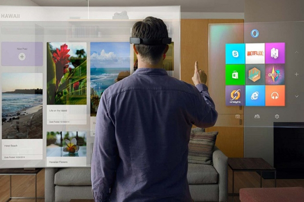 آزمایش عینک هوشمند HoloLens به وسیله کارمندان مایکروسافت