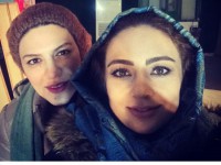 سلفی یکتا خانم ناصر و شایسته خانم ایرانی در پشت صحنه فیلم جدید عزیزان به نام «فصل نرگس»
