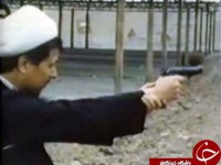 هاشمی رفسنجانی دست به اسلحه