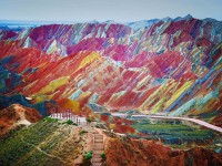 پدیده عجیب کوه‌های رنگین‌کمانی + عکس