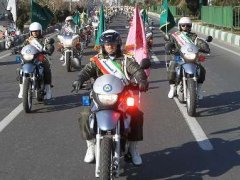 برگزاری رژه موتوری همزمان با سالروز ورود امام خمینی(ره) در شهرستان لنده