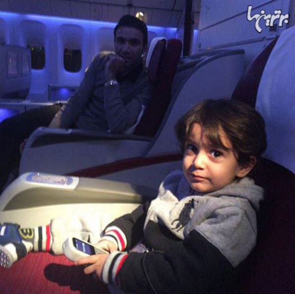 جواد نکونام و آقا آریان سوار بر هواپیماهای قطر ایرلاین در راه باشگاهِ جدید آقا جواد، یعنی العربی قطر