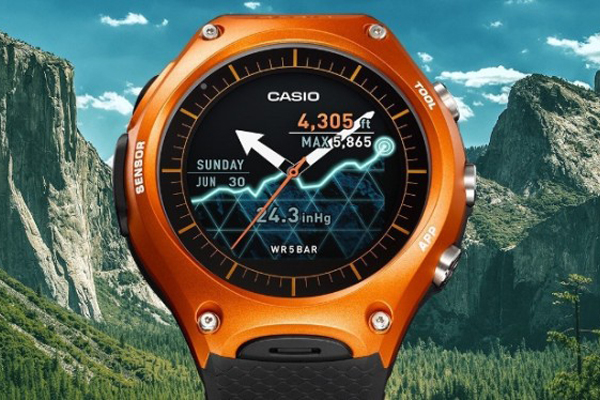 ساعت هوشمند کاسیو با قابلیت ضدآب تا عمق 50 متری