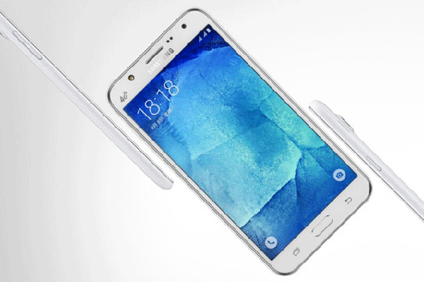 Galaxy J7 سامسونگ را با این مشخصات بخرید