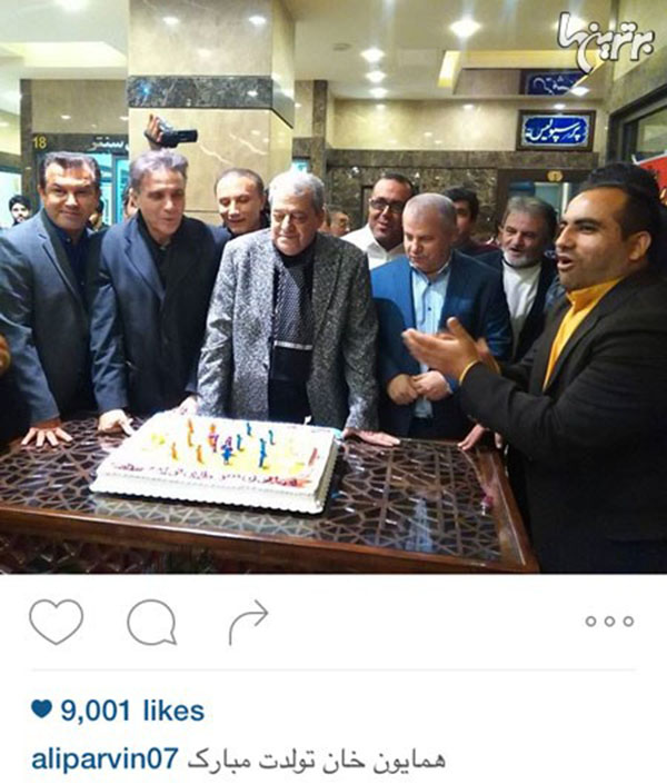 عکسی از جشن تولد همایون خان بهزادی پیشکسوت ارزشمد باشگاه پرسپولیس و فوتبال کشورمان در کنار سایر بزرگان و پیشکسوتان این باشگاه