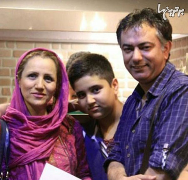محمدرضا هدایتی در کنار همسر و فرزند عزیزش در یک دورهمی