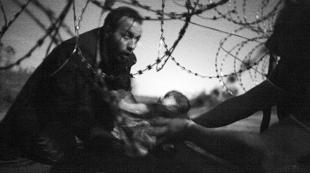 فیلم/ «نوزاد مهاجر» برترین عکس خبری سال شد