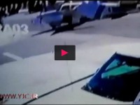 فیلم/سقوط ناگهانی هواپیما در خیابان