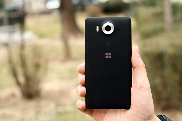 بررسی فنی: Microsoft Lumia 950