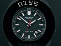 کمپانی Victorinox با همکاری ایسر وسیله ای برای تبدیل ساعت آنالوگ به هوشمند تولید نموده