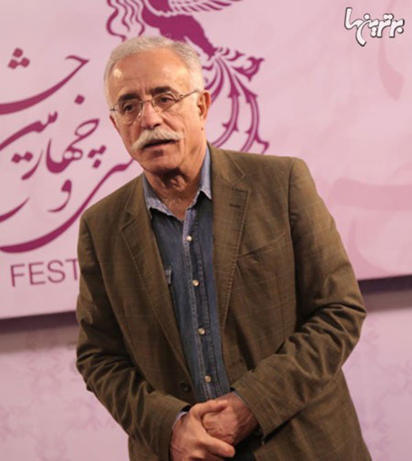 استاد عبدالله اسکندری در مقابل دوربین های مستقر در کاخ جشنواره