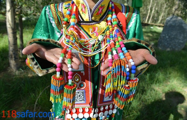 درخشش رنگ ها در لباس سنتی