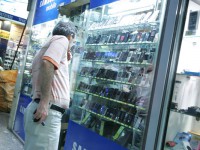 واردات و عرضه مجدد گوشی های قاچاق در بازار تهران