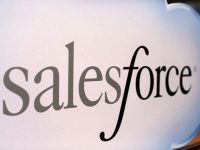 کاهش درآمدهای Salesforce به دلیل رقابت شدید در بازار ابری